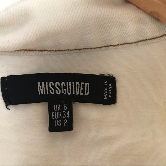 𝅺MISSGUIDED oversized white denim jean jacket women’s size 6. - Picture 3 of 7